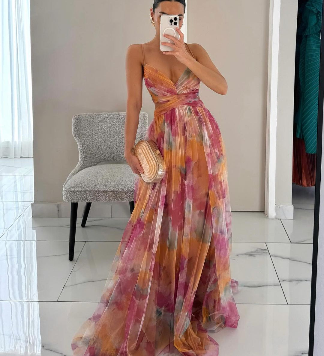 Gita - Lumoava kukkakuvioinen maksimekko