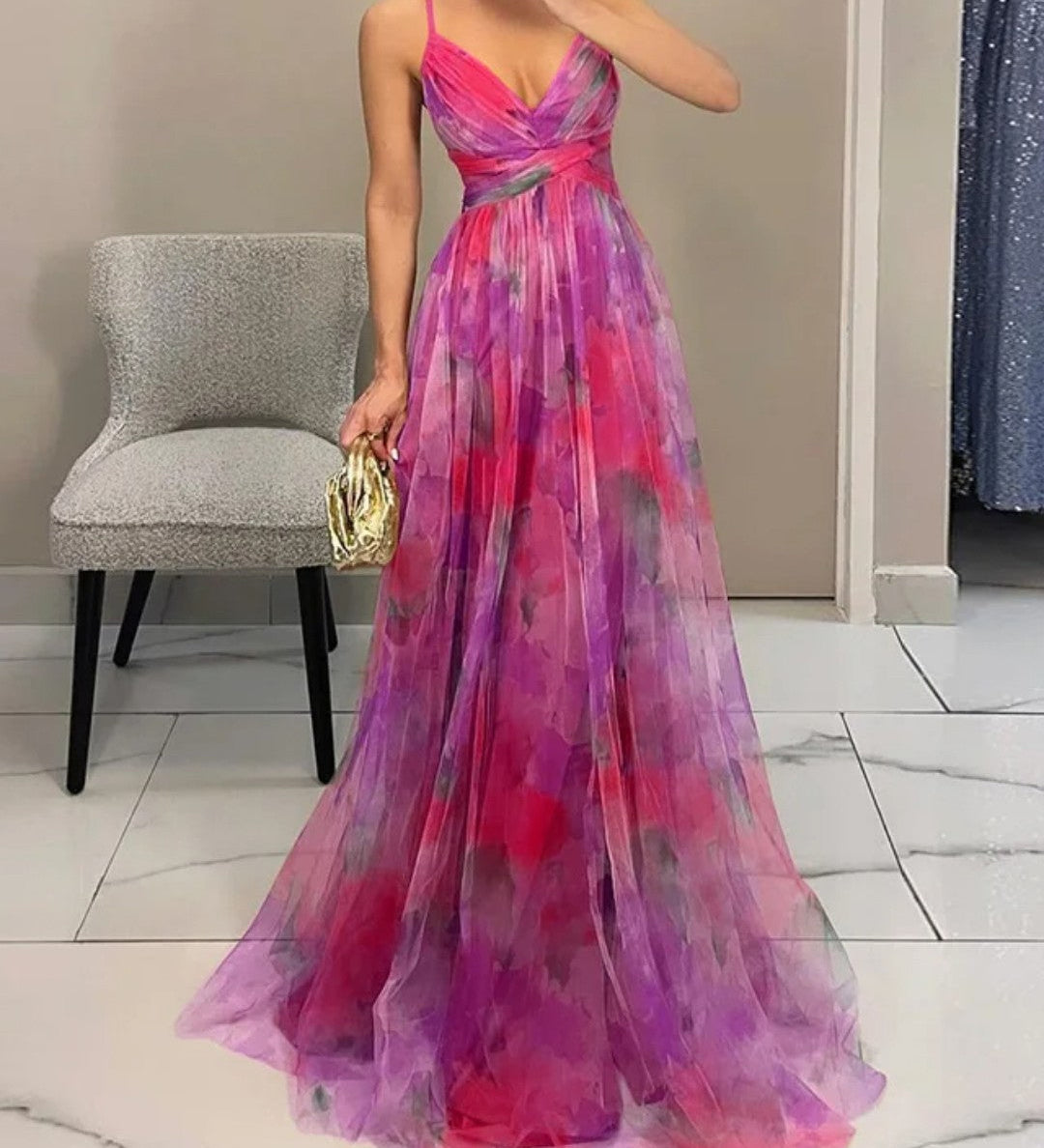 Gita - Lumoava kukkakuvioinen maksimekko