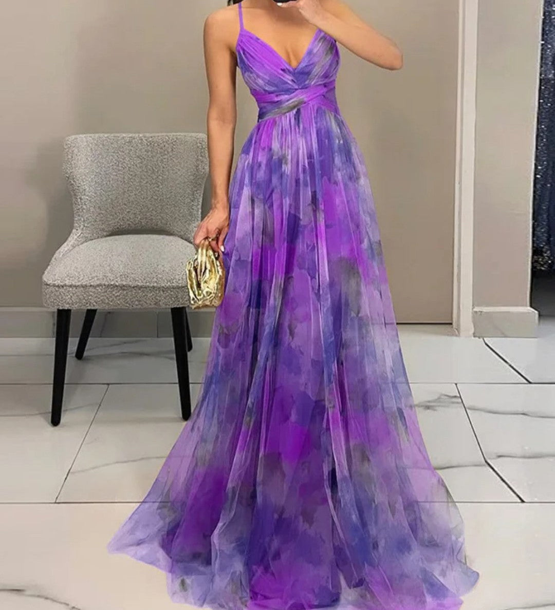 Gita - Lumoava kukkakuvioinen maksimekko